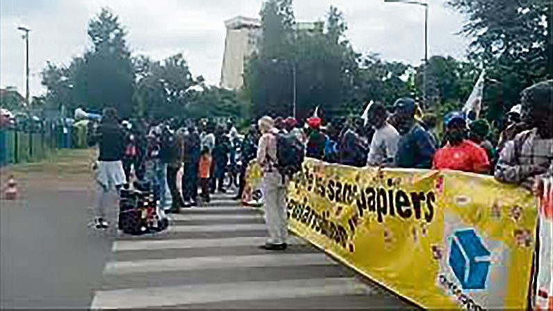 Illustration - Pas de trêve olympique pour piétiner les sans-papiers