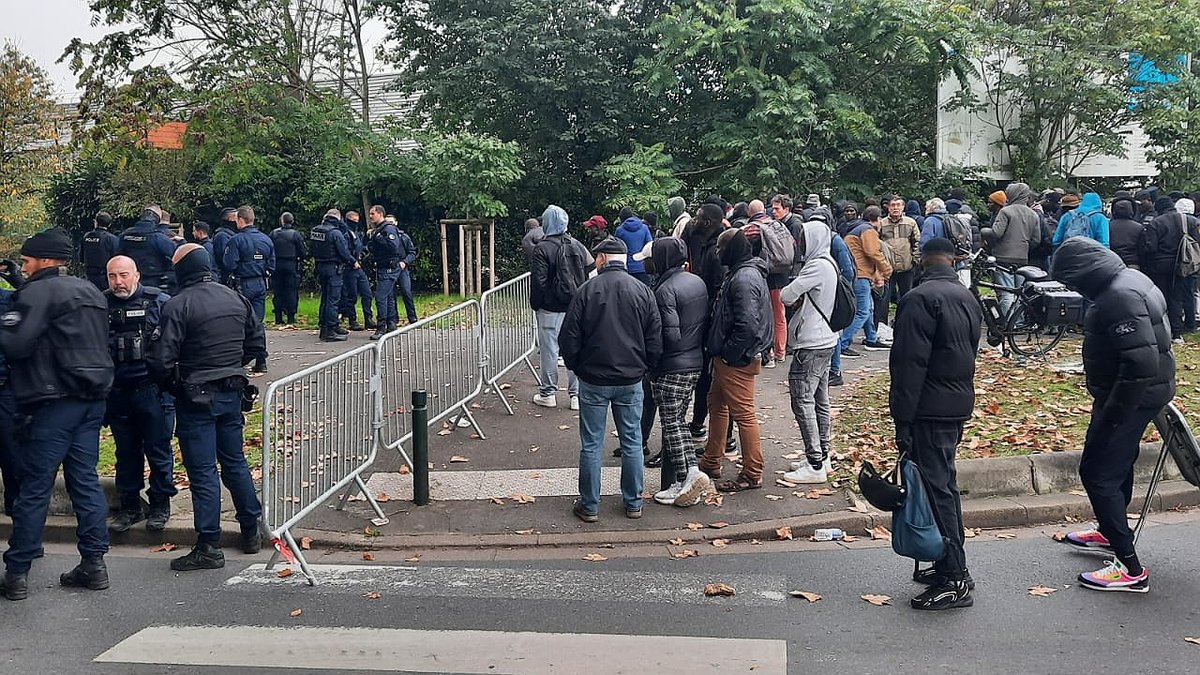 Illustration Démantèlement du piquet de Chronopost à Alfortville par la police